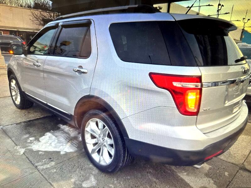 Ford Explorer XLT 4WD 2013
