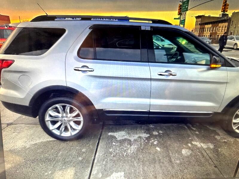 Ford Explorer XLT 4WD 2013