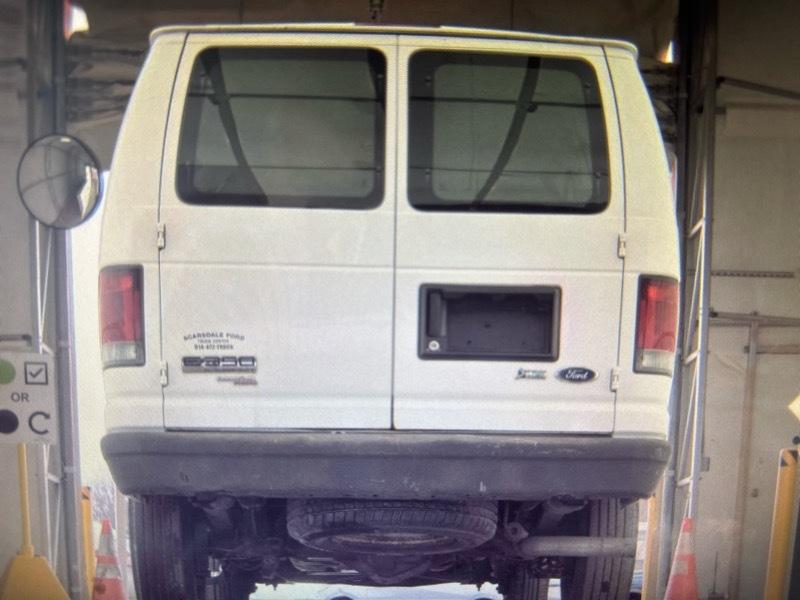 Ford Econoline E-350 XL Super Duty 2012