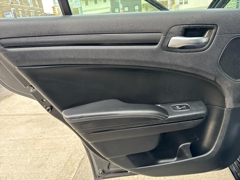 Chrysler 300 S V6 AWD 2014