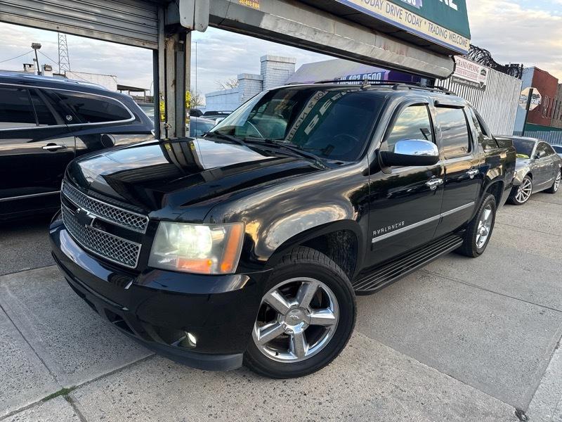 Chevrolet Avalanche LTZ 4WD 2011