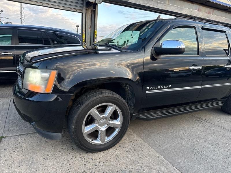 Chevrolet Avalanche LTZ 4WD 2011