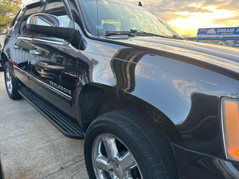 Chevrolet Avalanche LTZ 4WD 2011