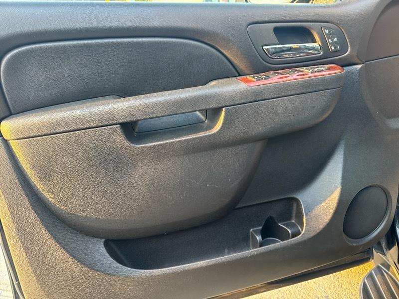 Chevrolet Avalanche LTZ 4WD 2011