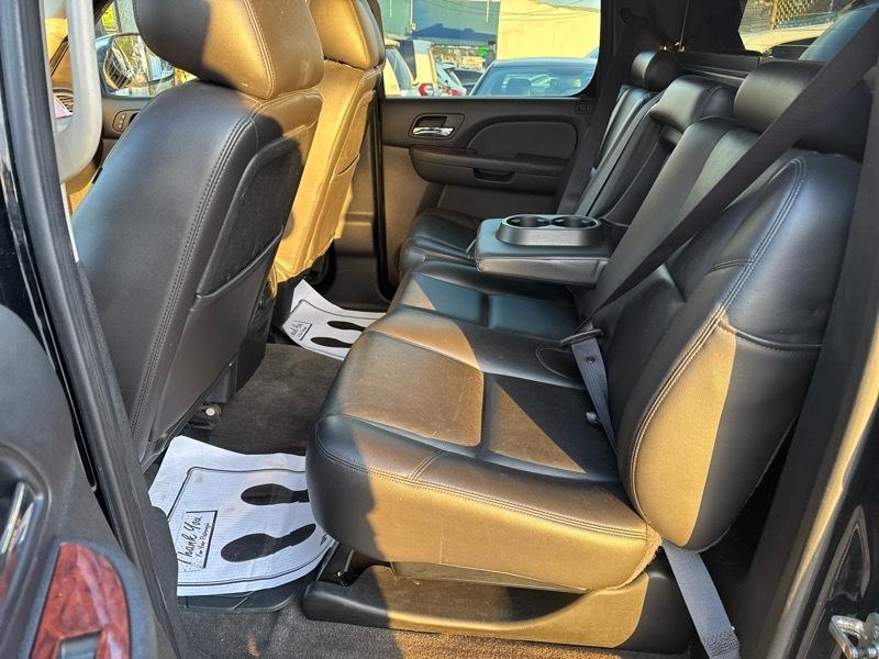 Chevrolet Avalanche LTZ 4WD 2011