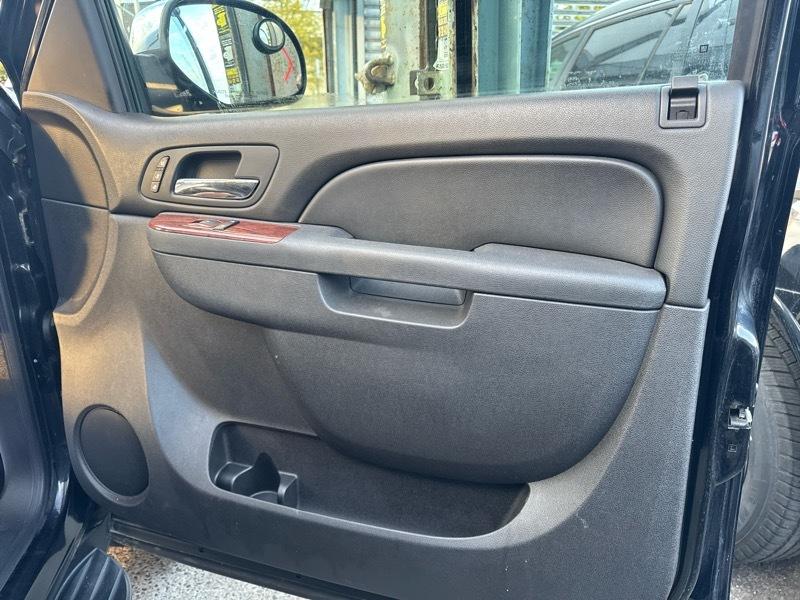 Chevrolet Avalanche LTZ 4WD 2011