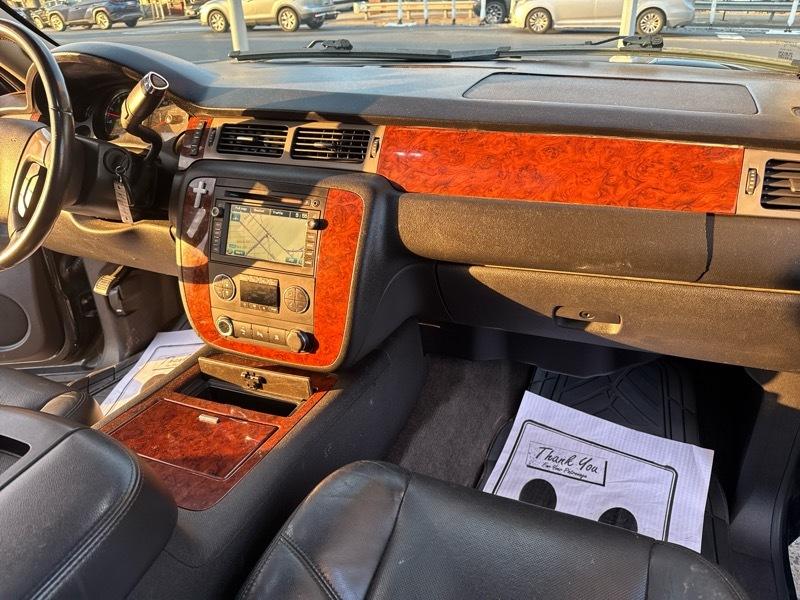 Chevrolet Avalanche LTZ 4WD 2011