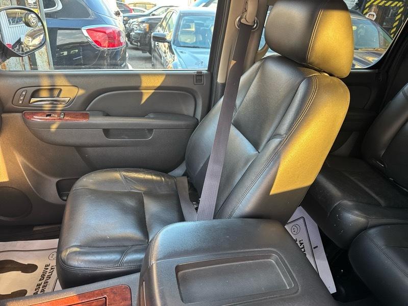 Chevrolet Avalanche LTZ 4WD 2011