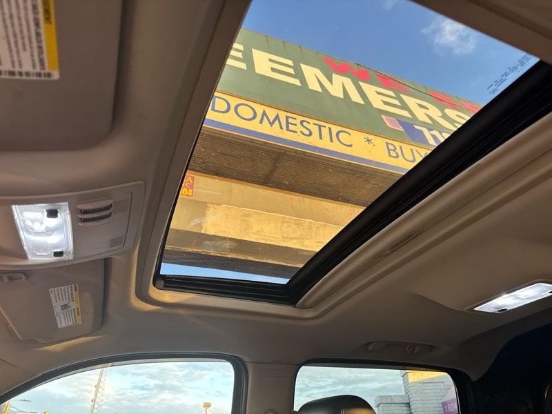 Chevrolet Avalanche LTZ 4WD 2011