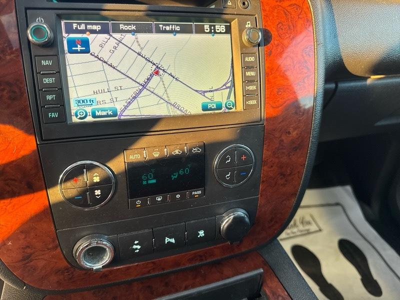 Chevrolet Avalanche LTZ 4WD 2011