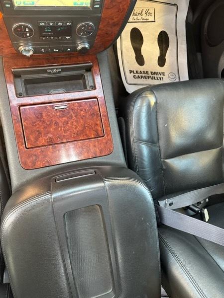 Chevrolet Avalanche LTZ 4WD 2011