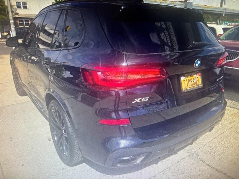BMW X5 xDrive40i Sports Activity Vehicle 2023