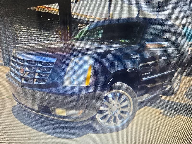 Cadillac Escalade AWD 2011
