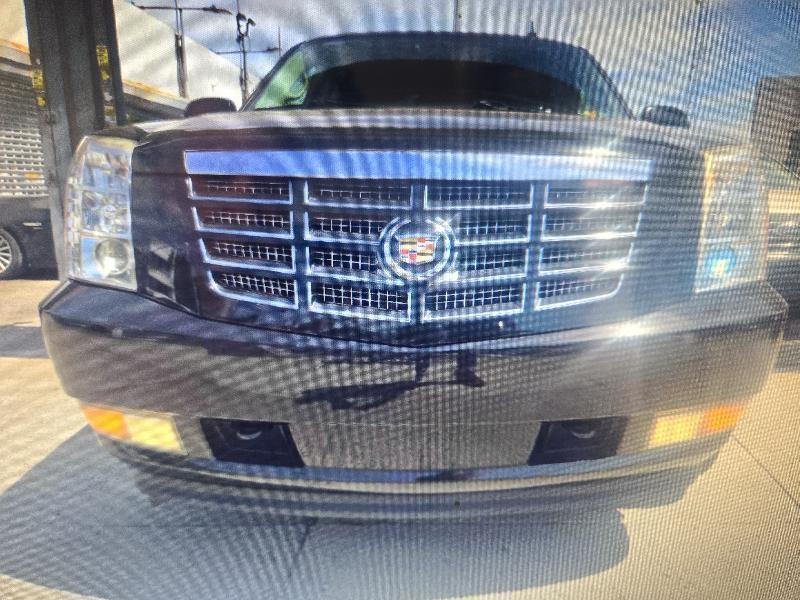 Cadillac Escalade AWD 2011