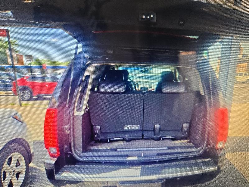 Cadillac Escalade AWD 2011