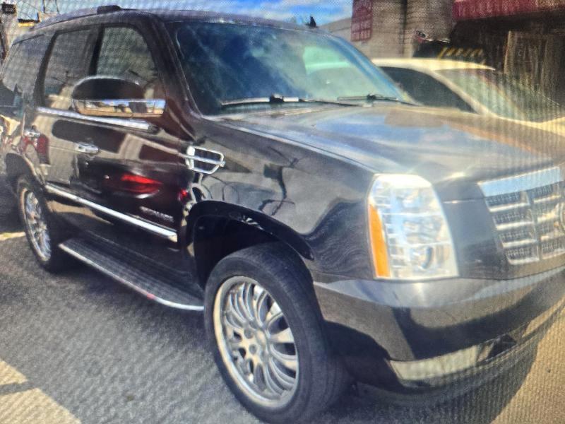 Cadillac Escalade AWD 2011
