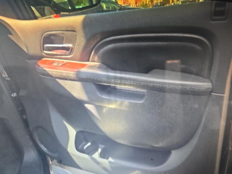 Cadillac Escalade AWD 2011