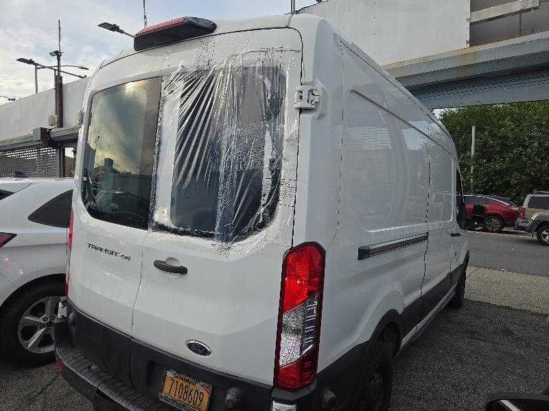 Ford Transit 250 Van Med. Roof w/Sliding Pass. 148-in. WB 2019