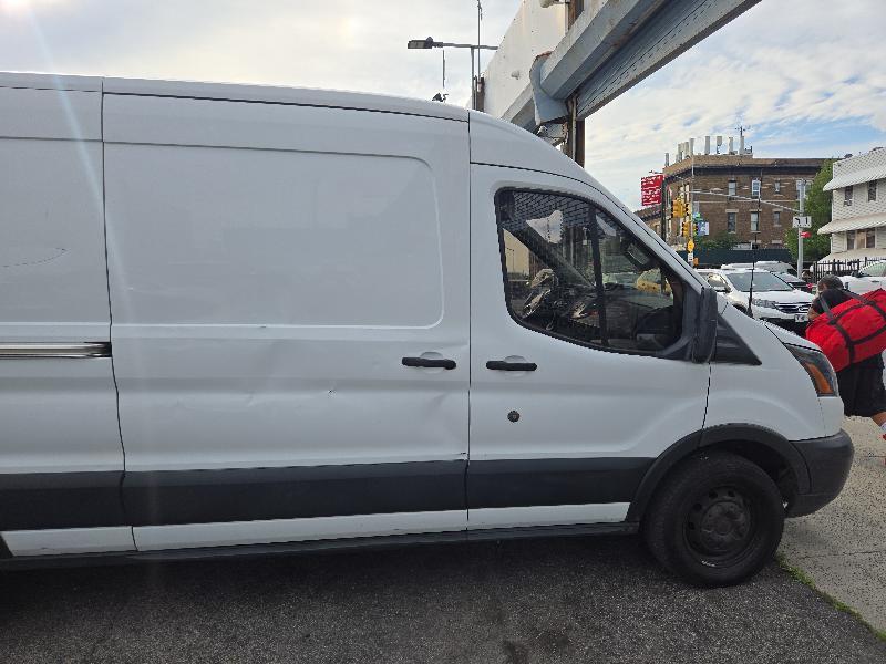 Ford Transit 250 Van Med. Roof w/Sliding Pass. 148-in. WB 2019