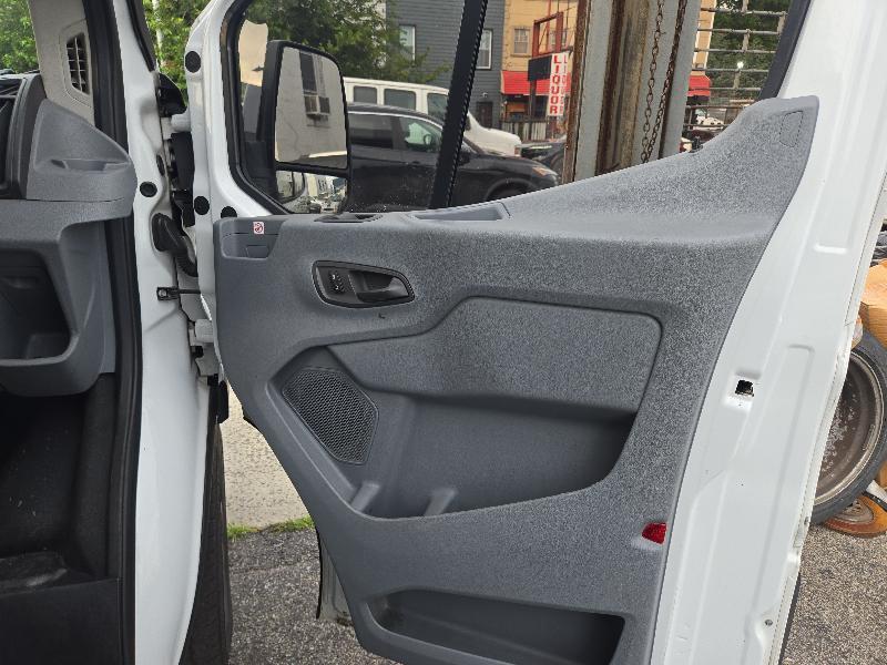 Ford Transit 250 Van Med. Roof w/Sliding Pass. 148-in. WB 2019