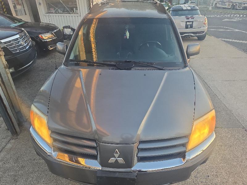 Mitsubishi Endeavor LS AWD 2005