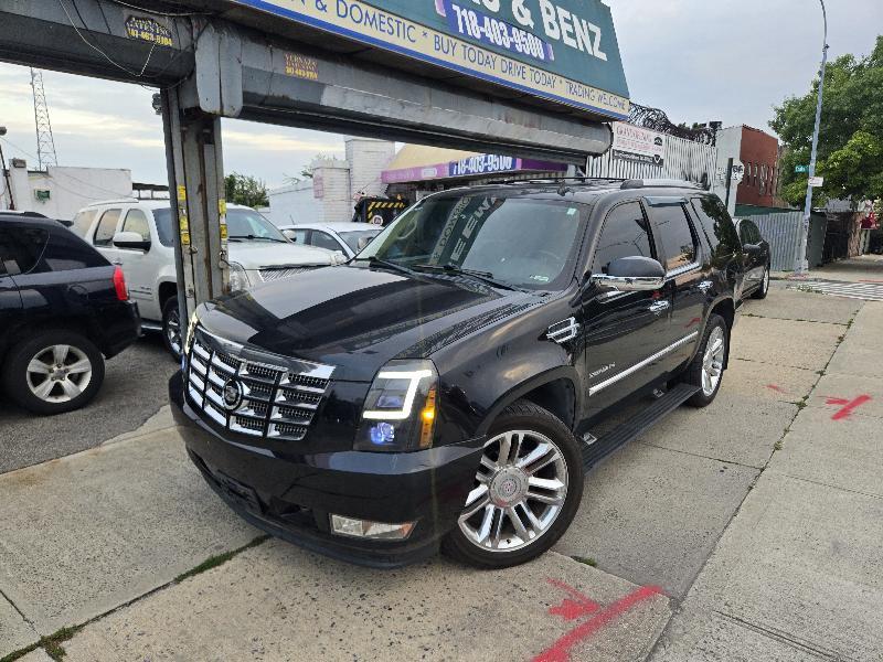 Cadillac Escalade AWD Premium 2011
