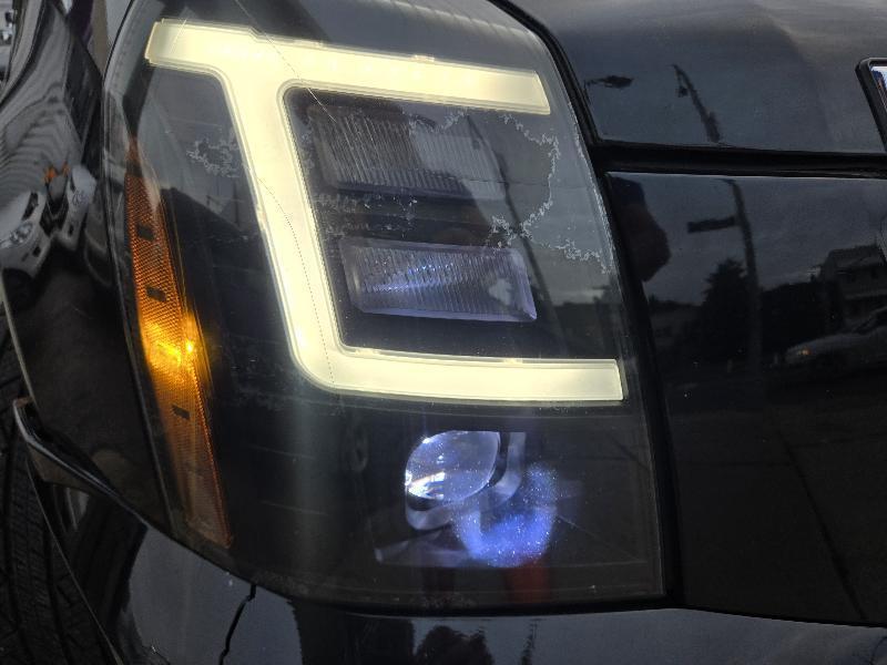 Cadillac Escalade AWD Premium 2011
