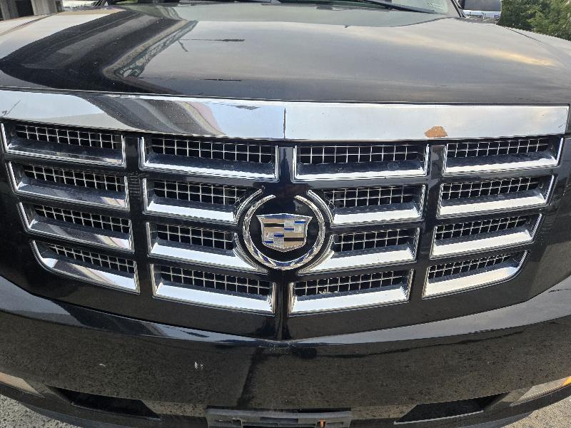 Cadillac Escalade AWD Premium 2011