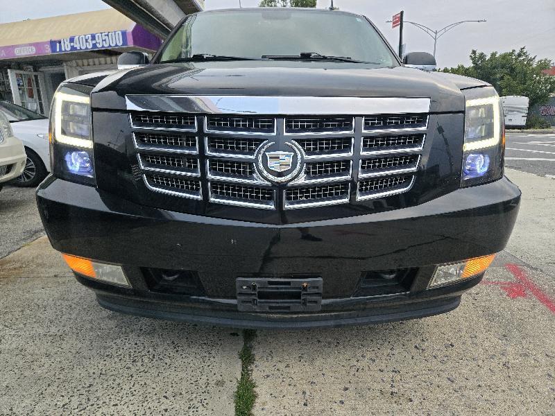 Cadillac Escalade AWD Premium 2011