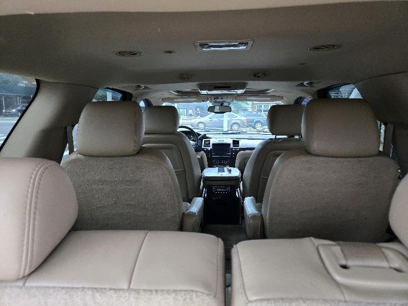Cadillac Escalade AWD Premium 2011
