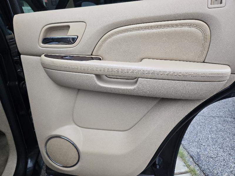 Cadillac Escalade AWD Premium 2011