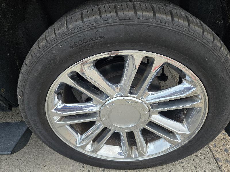 Cadillac Escalade AWD Premium 2011