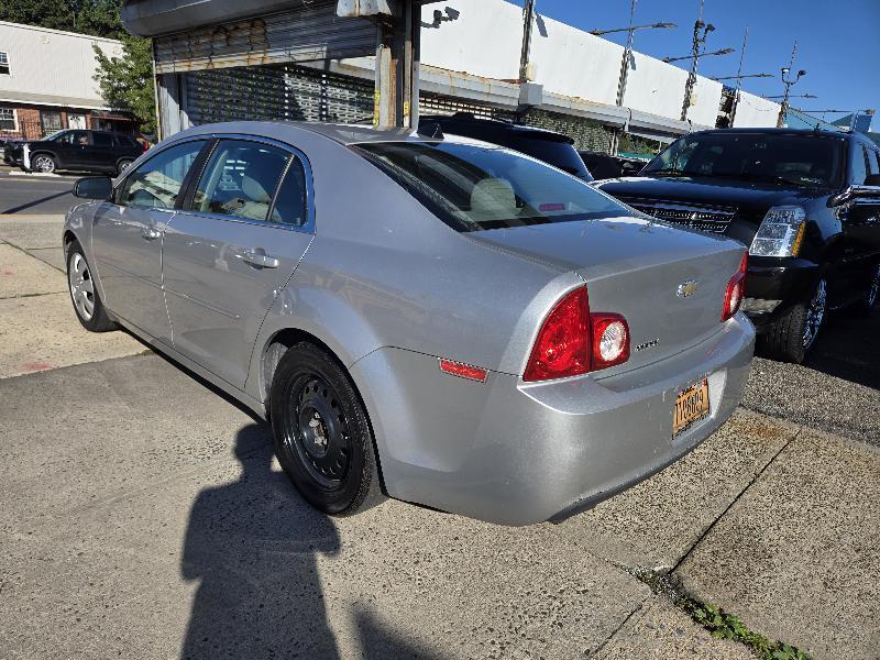 Chevrolet Malibu LS 2012