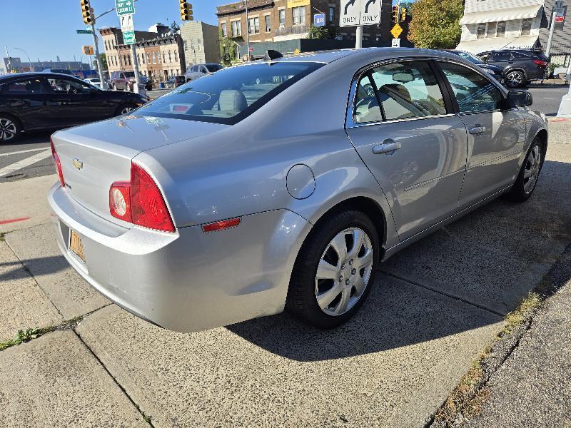 Chevrolet Malibu LS 2012