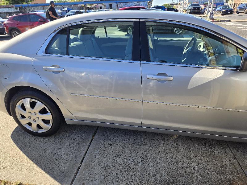 Chevrolet Malibu LS 2012
