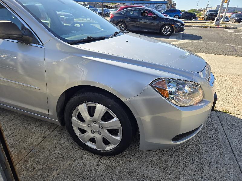 Chevrolet Malibu LS 2012