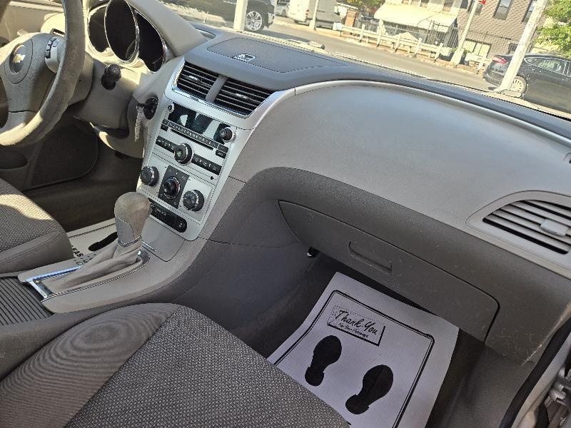 Chevrolet Malibu LS 2012