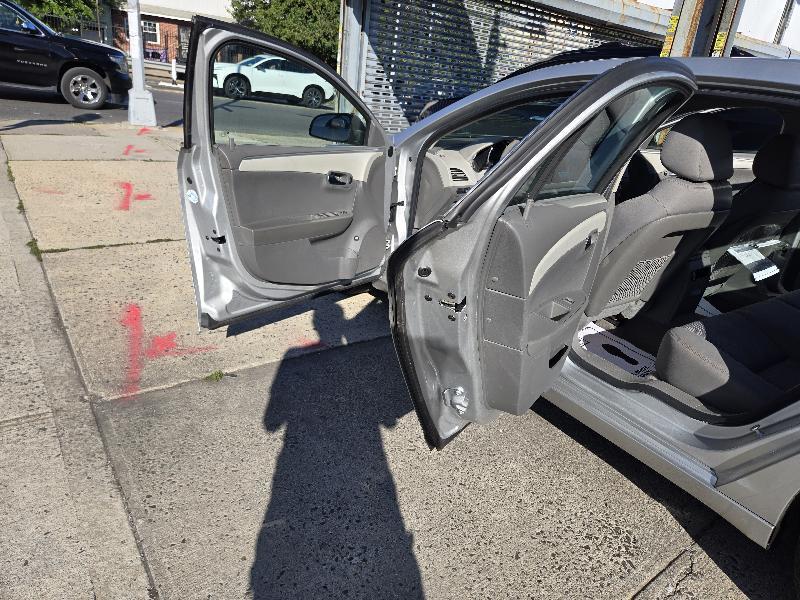 Chevrolet Malibu LS 2012