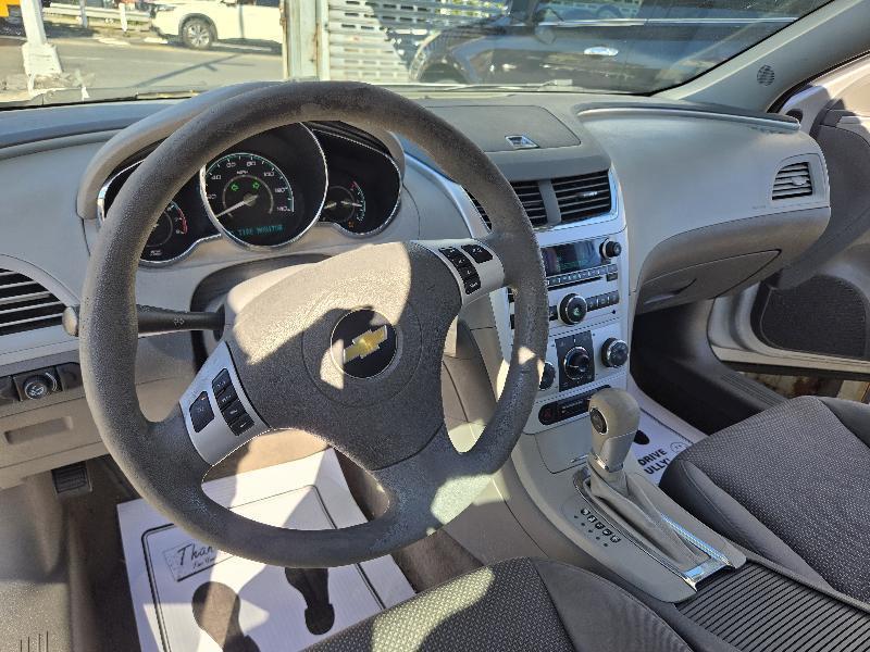 Chevrolet Malibu LS 2012