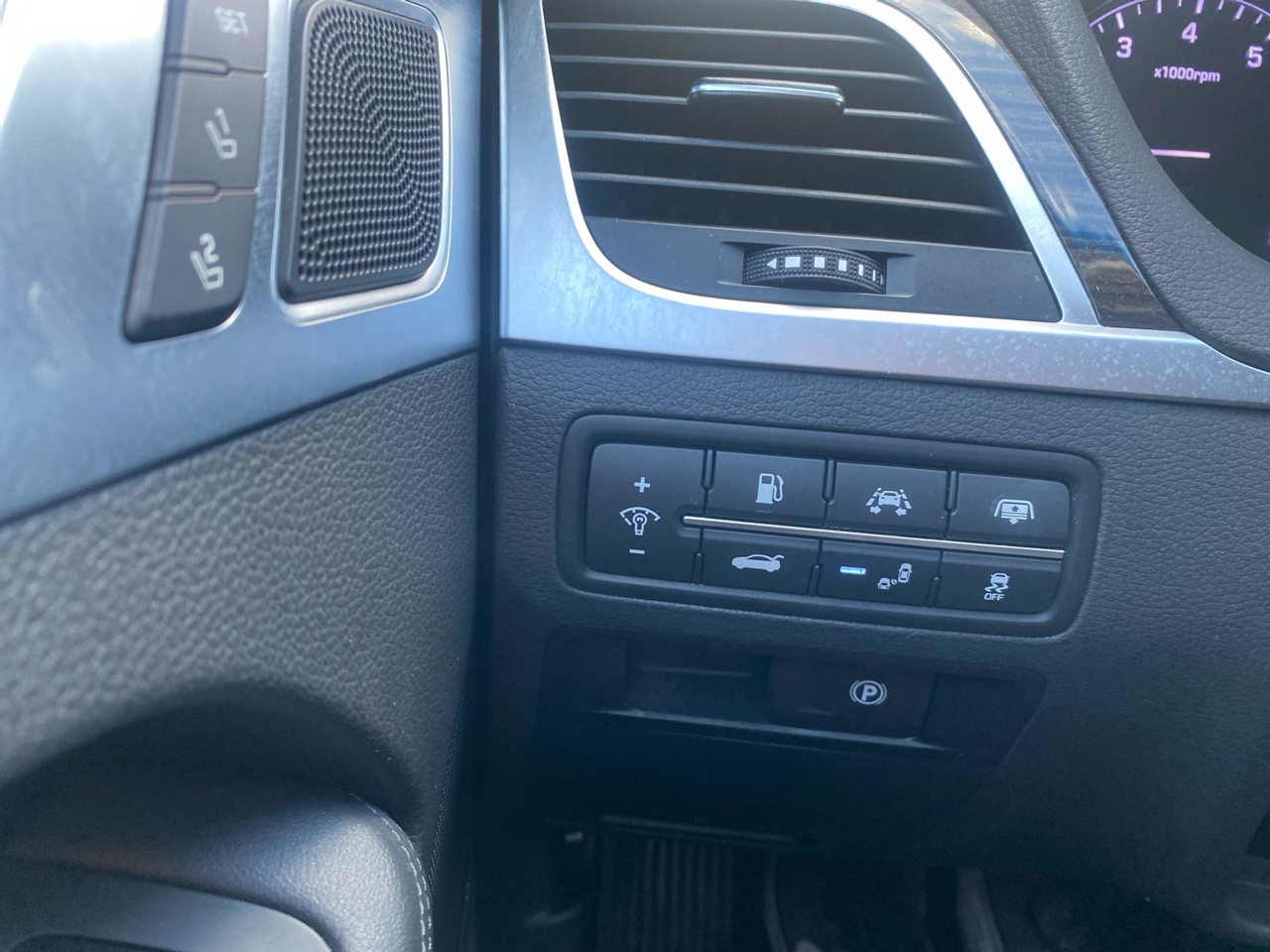 Hyundai Genesis 3.8L 2015 Hyundai Genesis 3.8L 2015