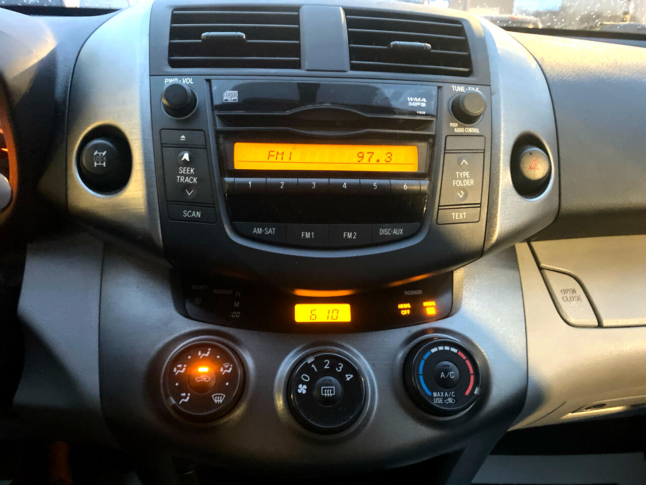 Toyota RAV4 Base I4 4WD 2010