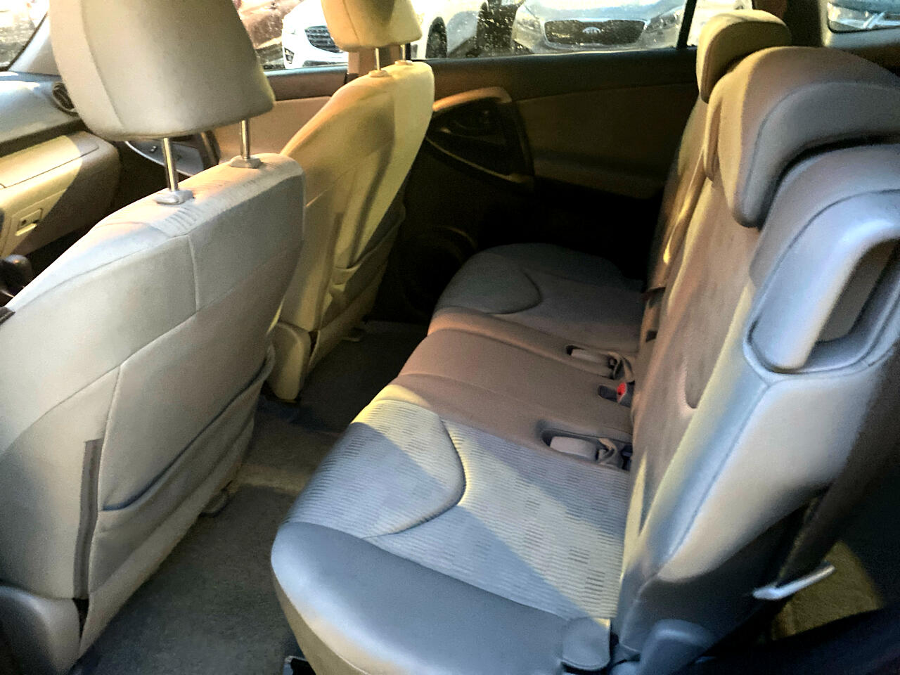 Toyota RAV4 Base I4 4WD 2010