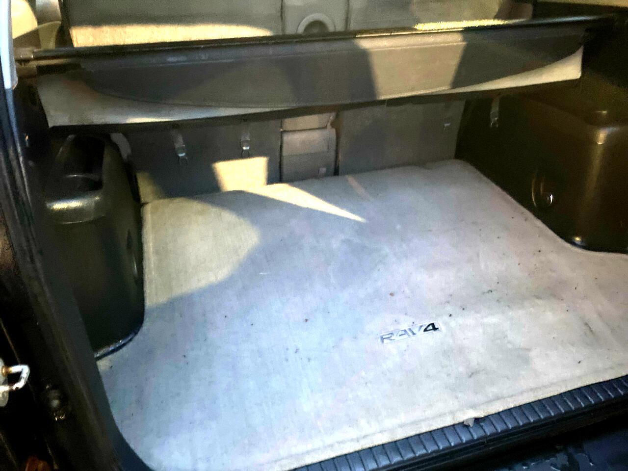 Toyota RAV4 Base I4 4WD 2010