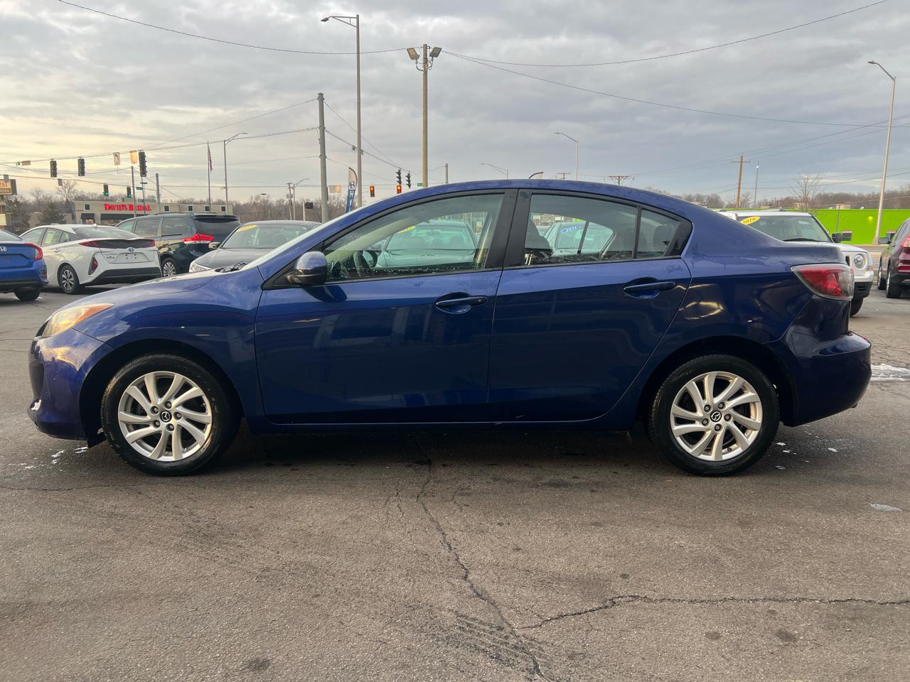 Mazda MAZDA3 i Touring AT 4-Door 2013