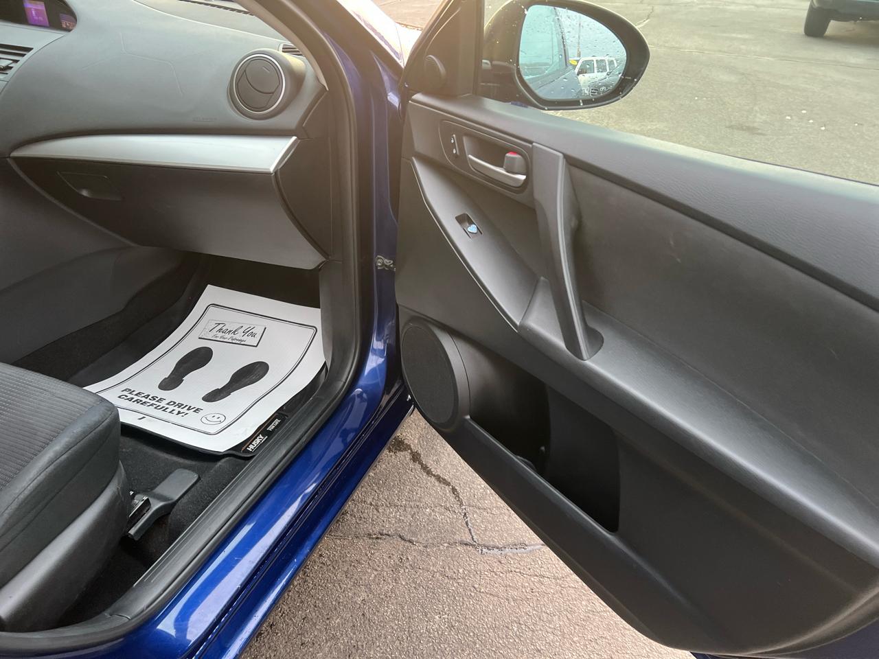 Mazda MAZDA3 i Touring AT 4-Door 2013