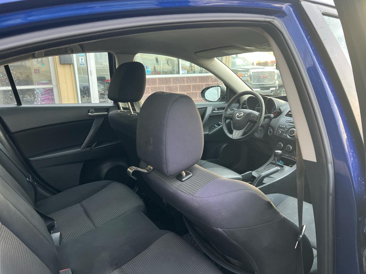 Mazda MAZDA3 i Touring AT 4-Door 2013