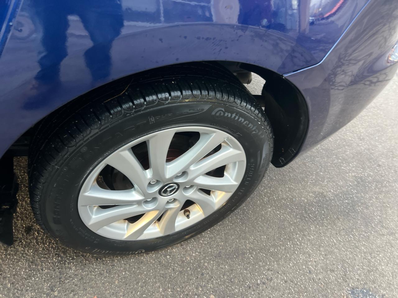 Mazda MAZDA3 i Touring AT 4-Door 2013