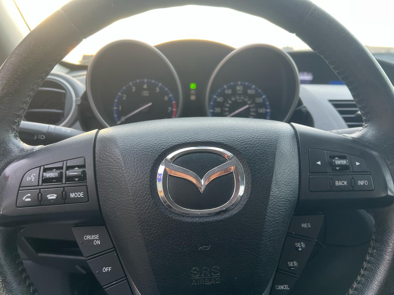 Mazda MAZDA3 i Touring AT 4-Door 2013