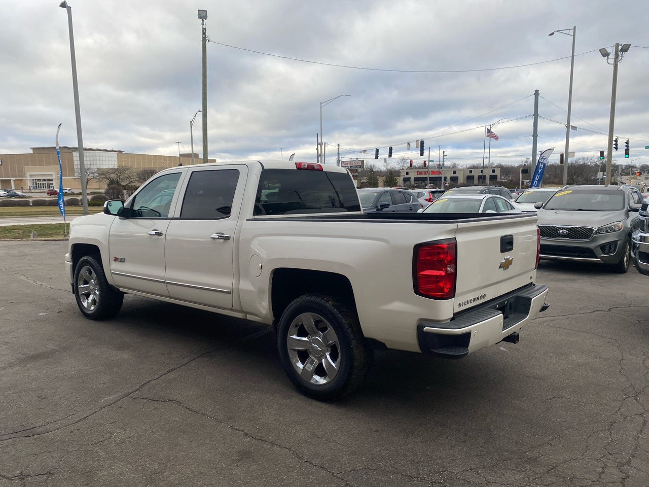 Chevrolet Silverado 1500 LT Crew Cab Long Box 4WD 2015