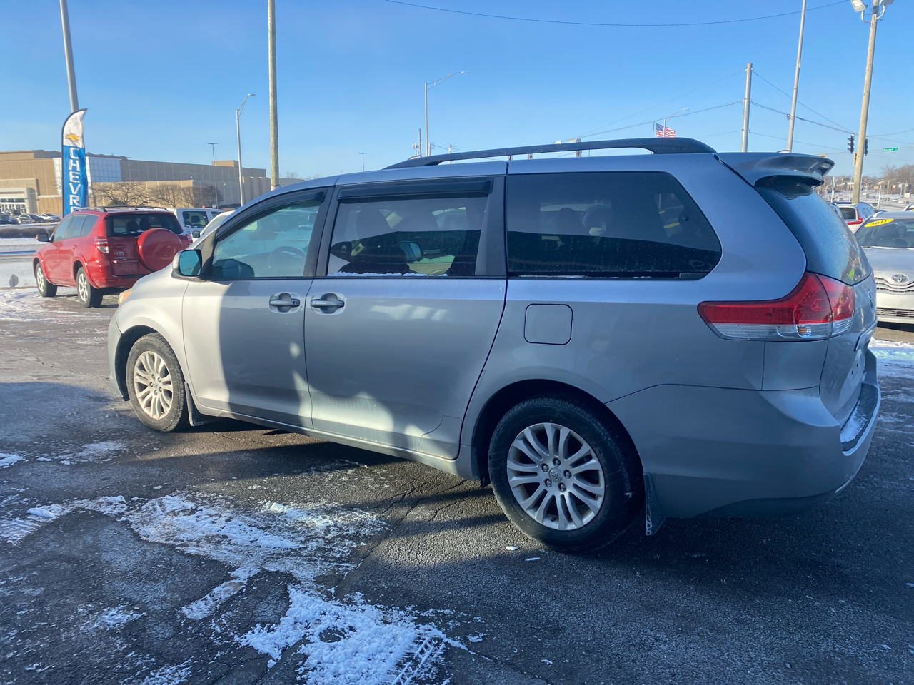 Toyota Sienna XLE FWD 8-Passenger V6 2012
